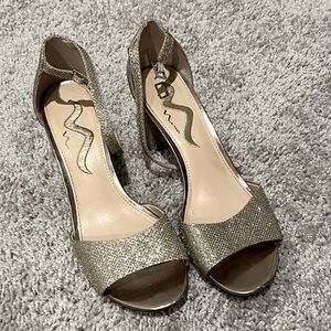 Women Gold Heal Size 8.5